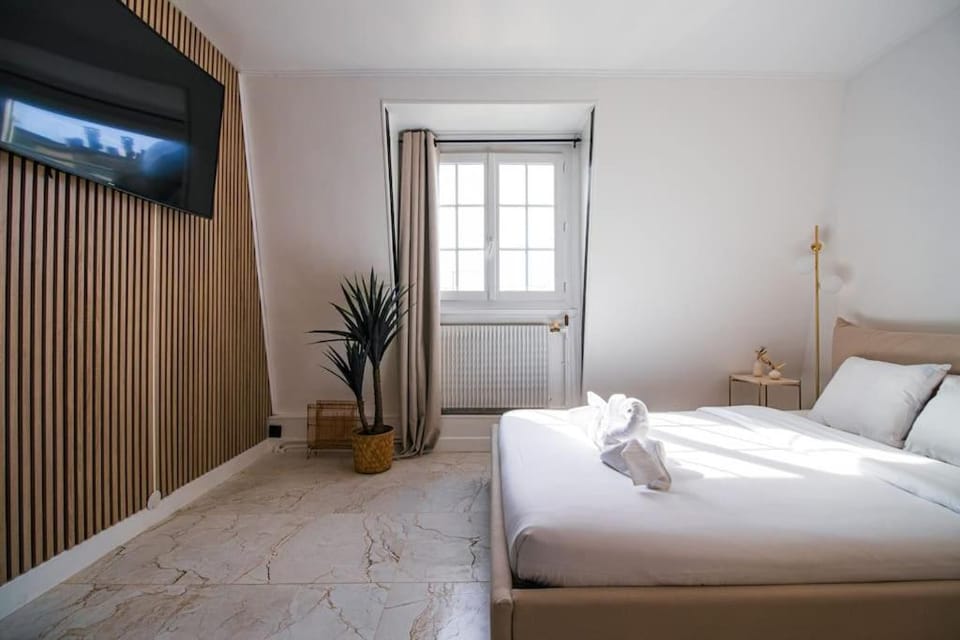 Typical Parisian Studio in Le Marais Apartment in Paris