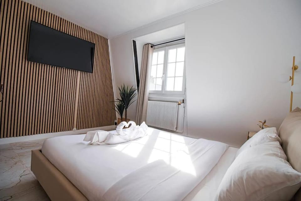 Typical Parisian Studio in Le Marais Apartment in Paris
