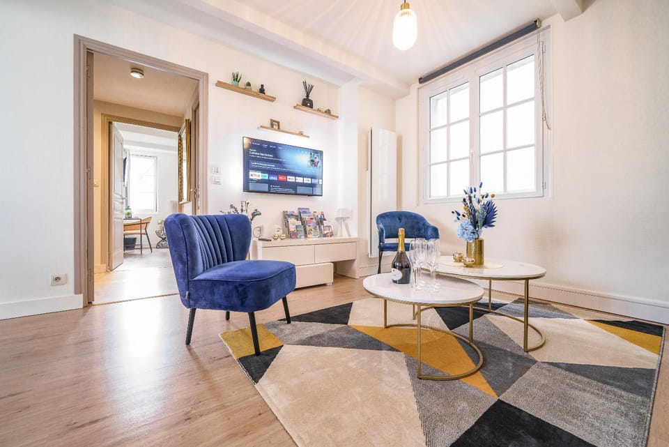 TV and multimedia, Living room, Decorative detail