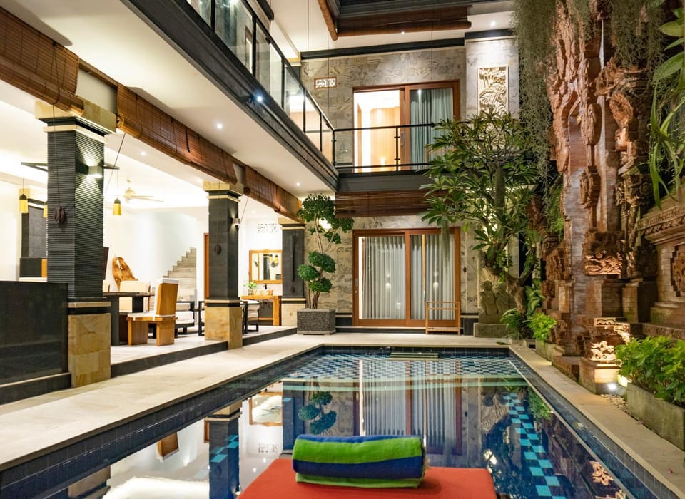 Living room, Swimming pool