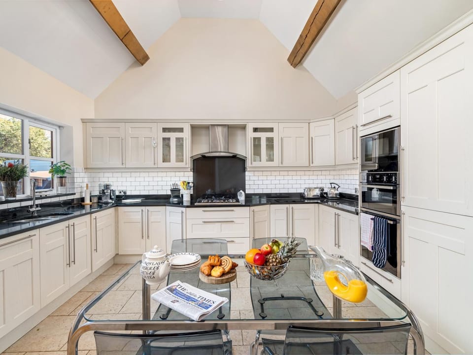 Kitchen or kitchenette, Other, Dining area, dishwasher, oven, stove, toaster