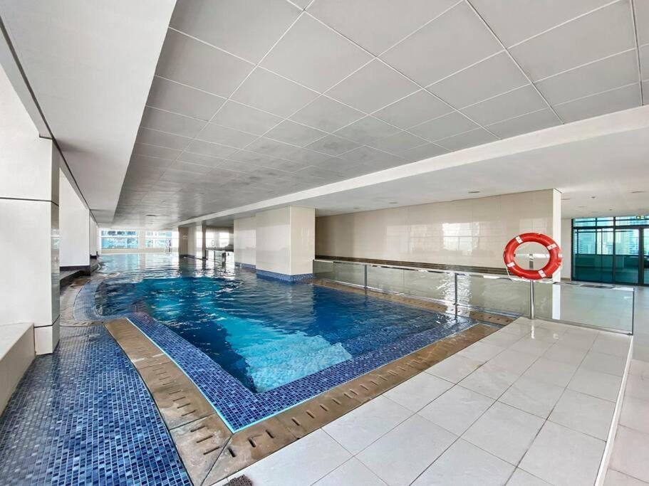StoneTree - Chic & Modern 1BR Apartment in Dubai