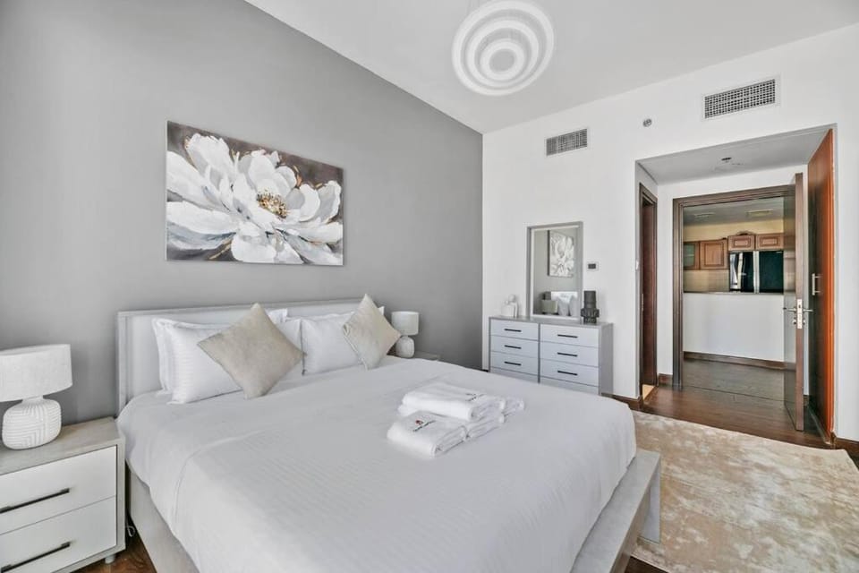 StoneTree - Chic & Modern 1BR Apartment in Dubai