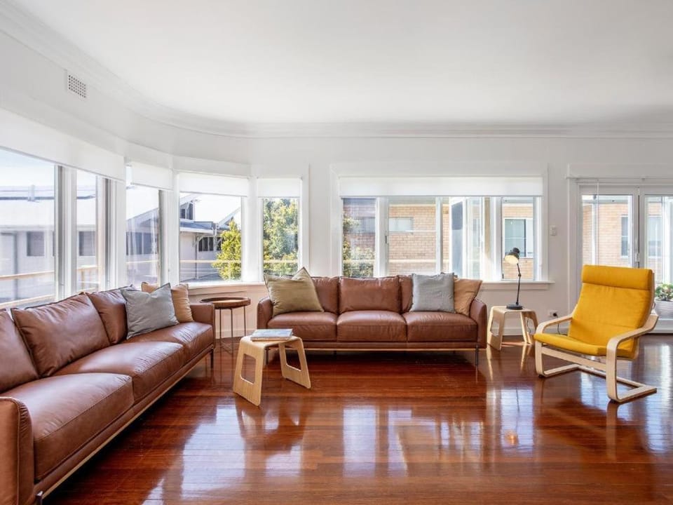 Chill on the Hill - Oceanstays Apartment in Yamba