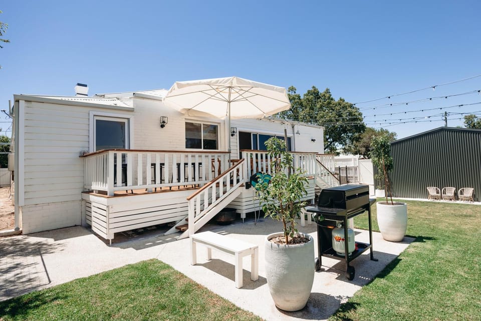 Property building, Patio, Garden, Garden view