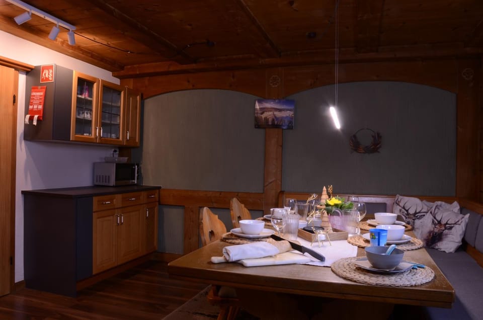 Kitchen or kitchenette, Dining area, kitchen