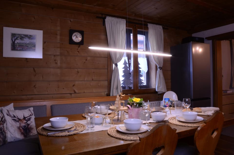 Kitchen or kitchenette, Dining area, kitchen