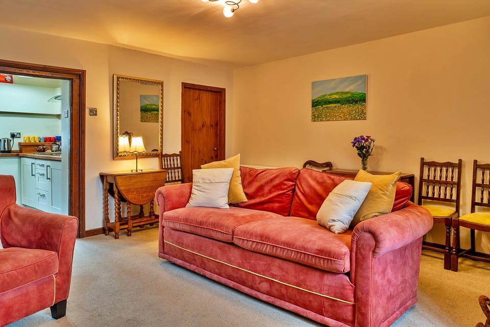 Communal lounge/ TV room, Living room, Seating area