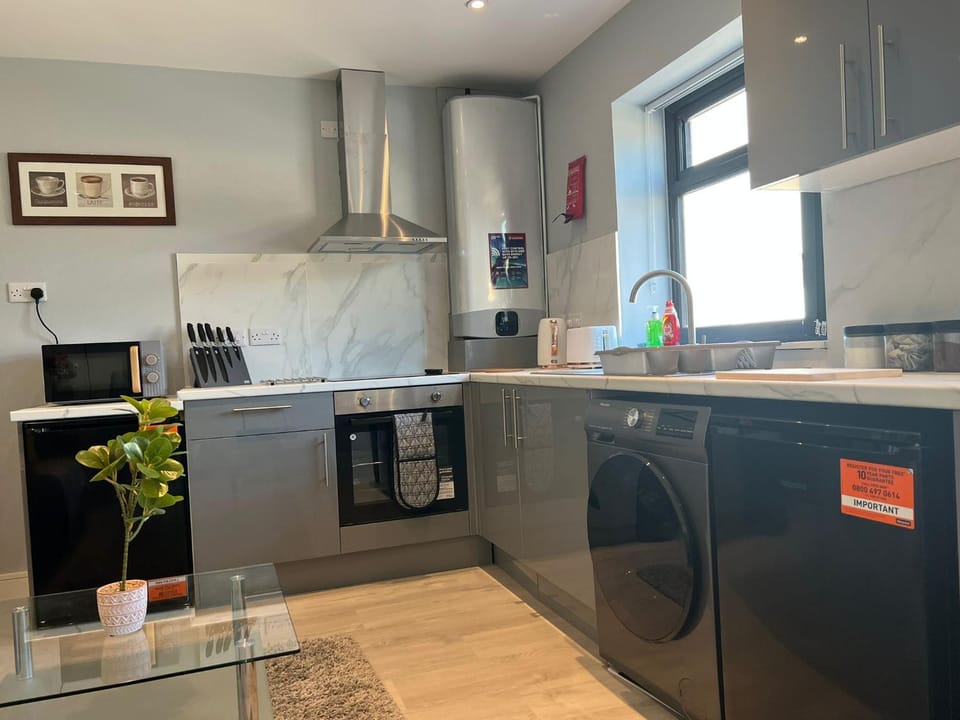 1BDR Flat By Homesy Vacation Rental Cardiff - City Centre & Ideal For Contractor, Family Friendly Apartment in Cardiff