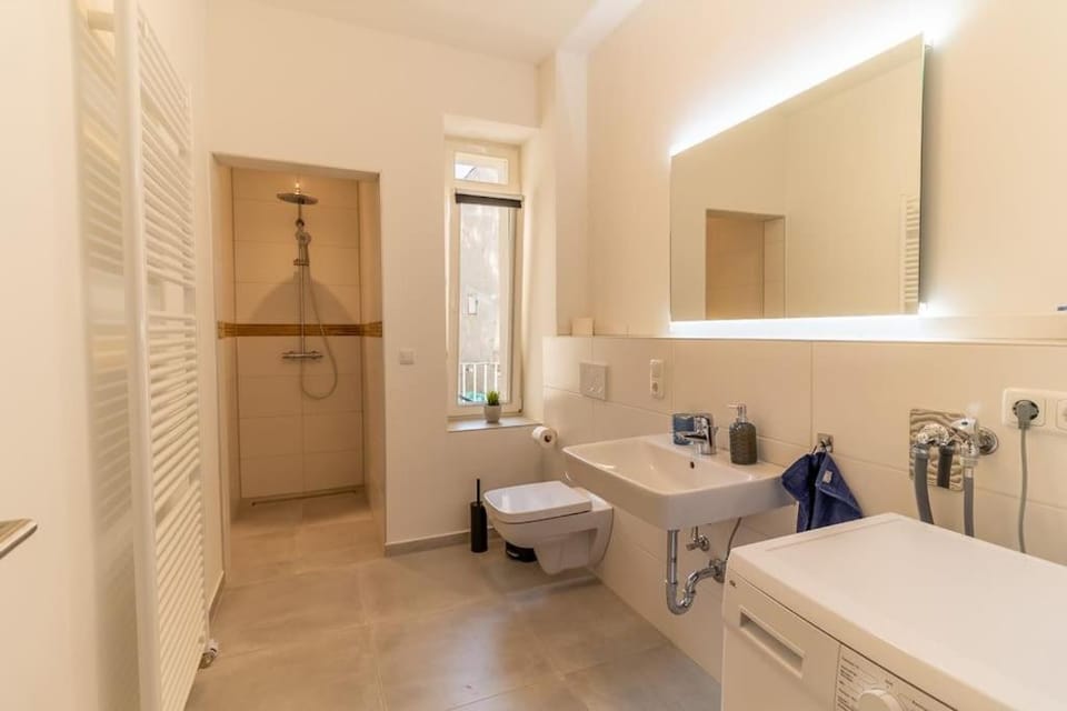 *Modern* 2 Personen, WLAN Apartment in Pirna