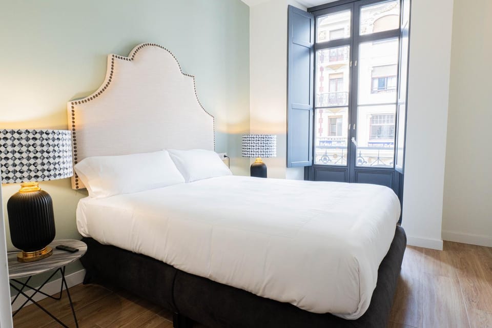 Bed, Photo of the whole room, Bedroom