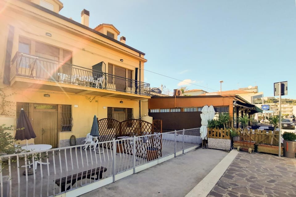 Property building, Day, Street view