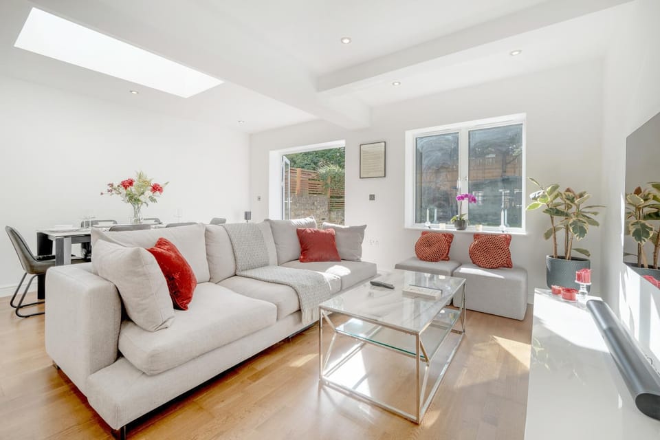 Maida Vale Gem by Little Venice with Stunning Garden Apartment in City of Westminster