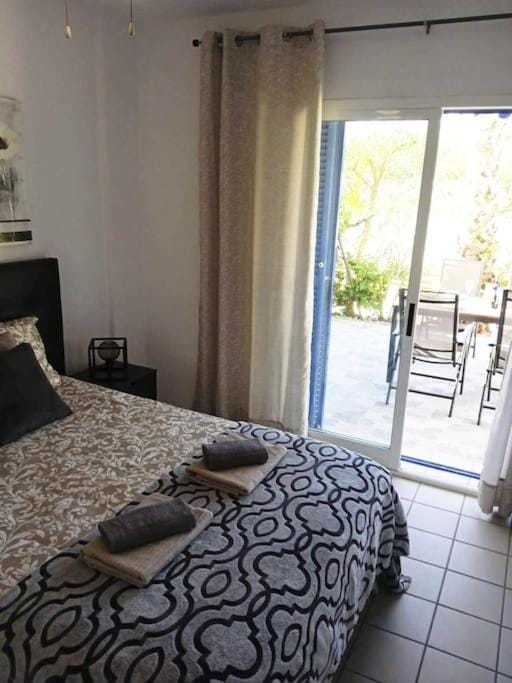 Bed, Balcony/Terrace, Bedroom, towels