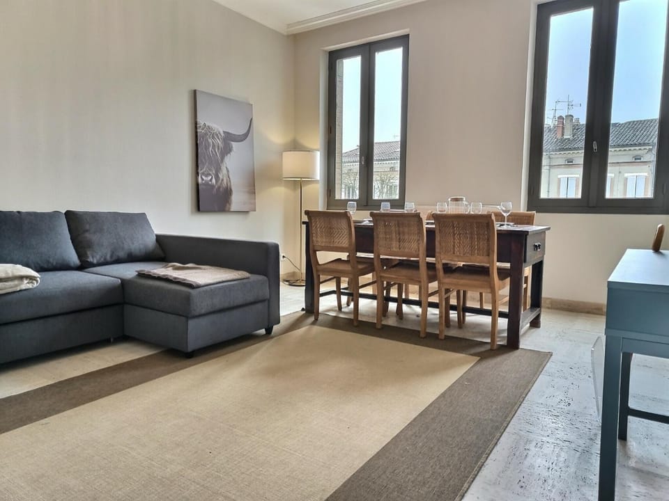 Living room, Dining area