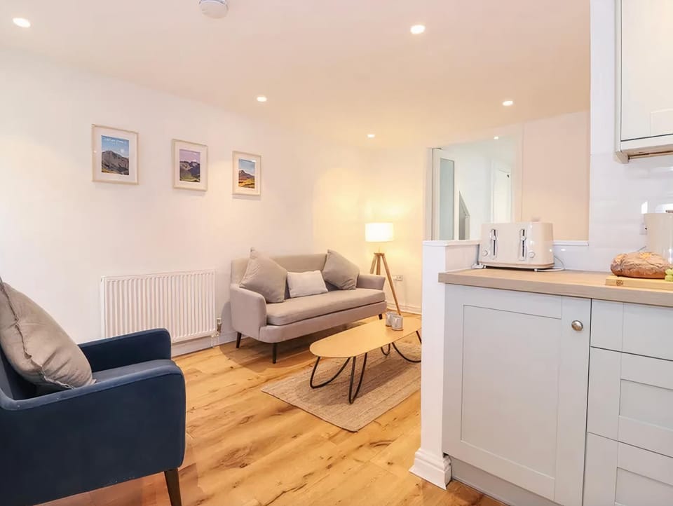 The Snuggery - Windermere, The Lake District Apartment in Bowness-on-Windermere