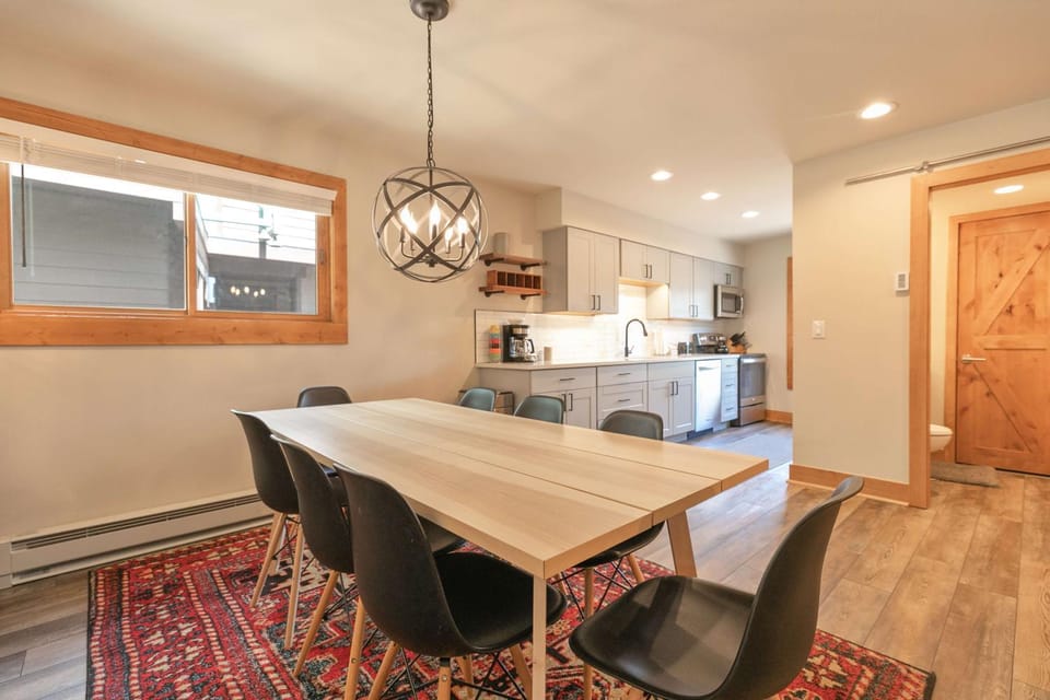Sundowner II Treeline Condo: Ski-In, Walk To Town/Lift Apartment in Breckenridge