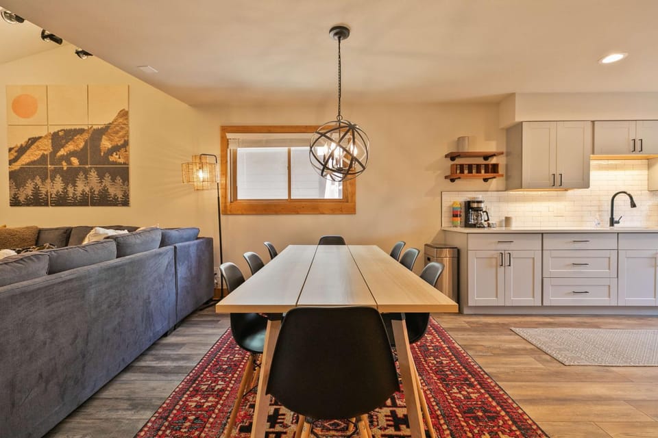 Sundowner II Treeline Condo: Ski-In, Walk To Town/Lift Apartment in Breckenridge