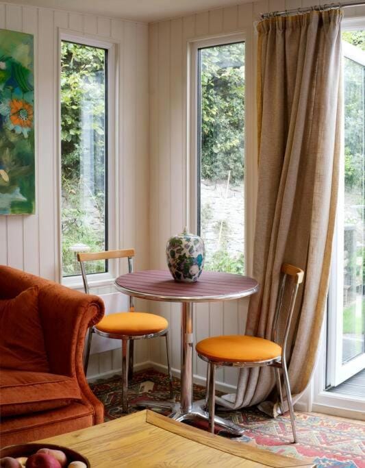 Seating area, Dining area