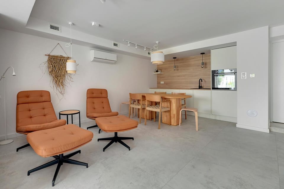Kitchen or kitchenette, Photo of the whole room, Decorative detail, Seating area, Area and facilities