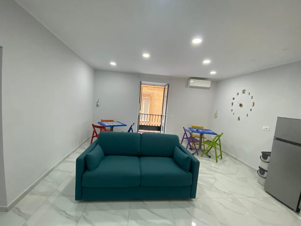 Living room, Seating area, Dining area, air conditioner