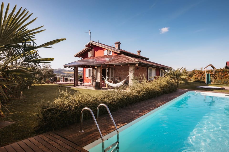 Property building, Day, Garden, Garden view, Pool view, Swimming pool, sunbed
