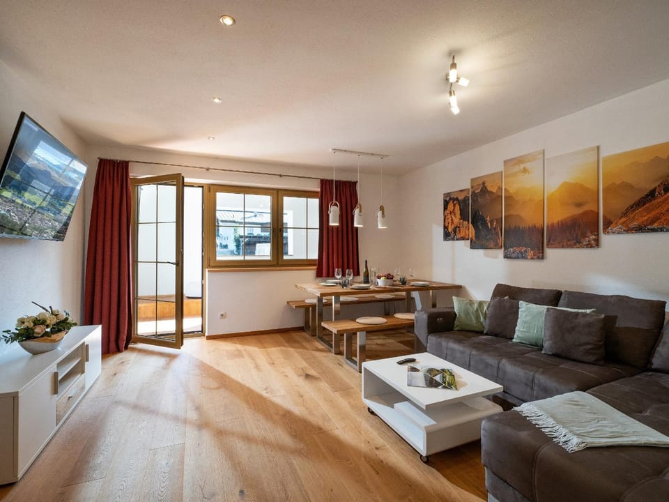 Communal lounge/ TV room, Living room