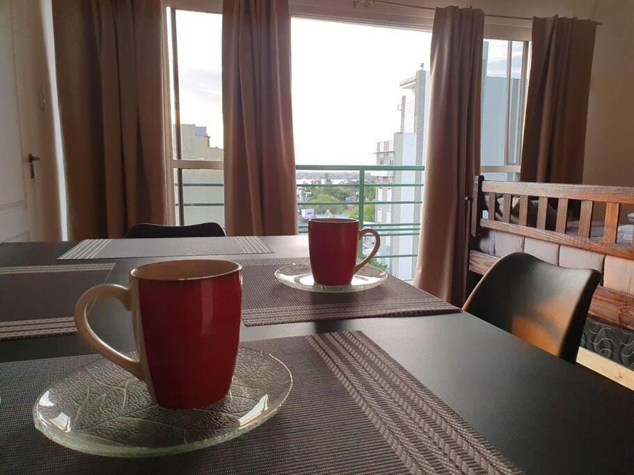 Coffee/tea facilities, Balcony/Terrace, Living room, River view