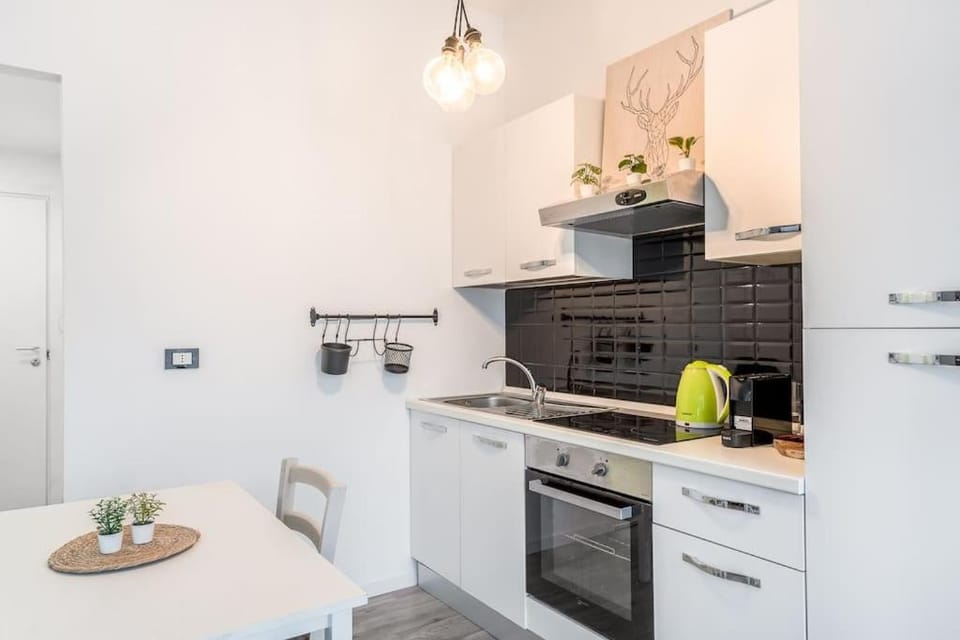 Coffee/tea facilities, Kitchen or kitchenette, Dining area, pet friendly, stove