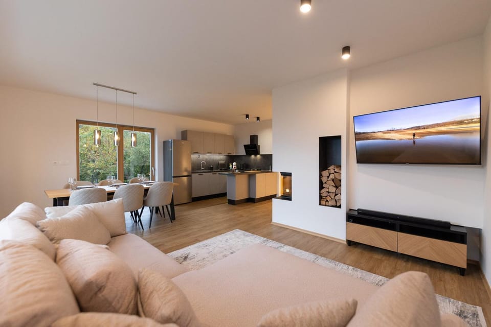 TV and multimedia, Photo of the whole room