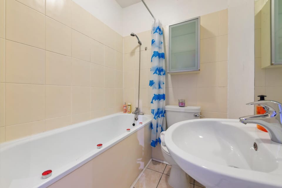 Shower, Toilet, Bathroom, Photo of the whole room, Bath