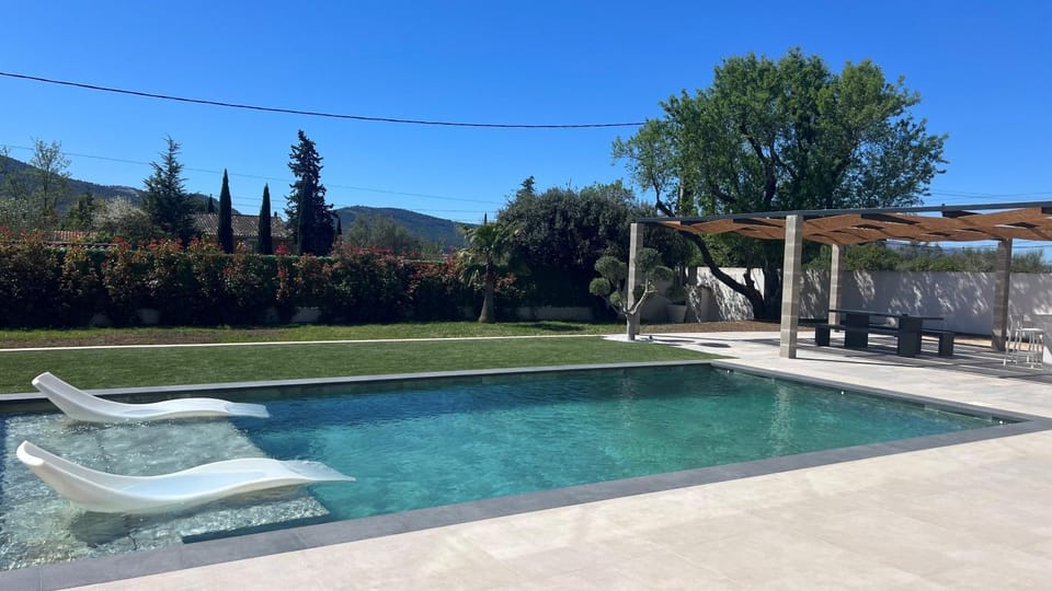 Property building, Swimming pool