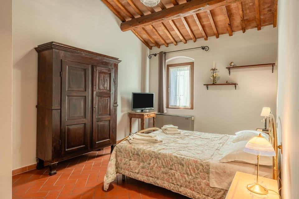 Property building, Living room, Bedroom