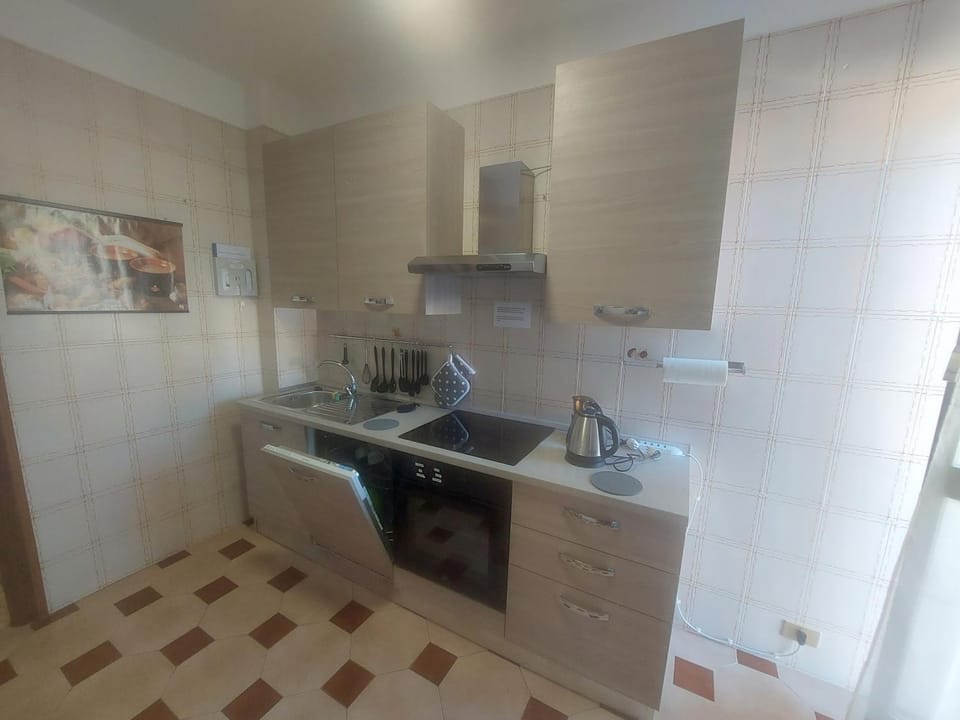 dishwasher, pet friendly, stove