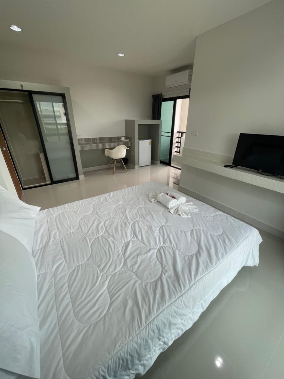 Photo of the whole room