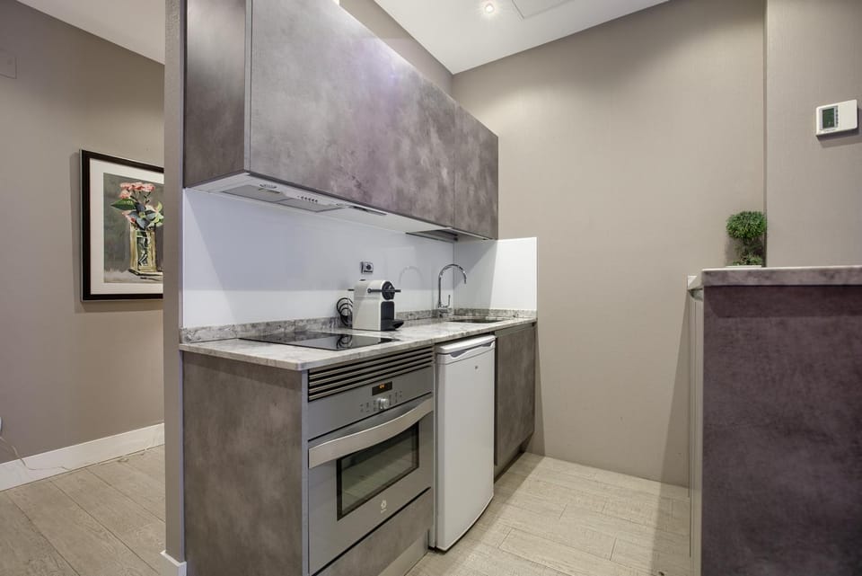 Kitchen or kitchenette, pet friendly, stove