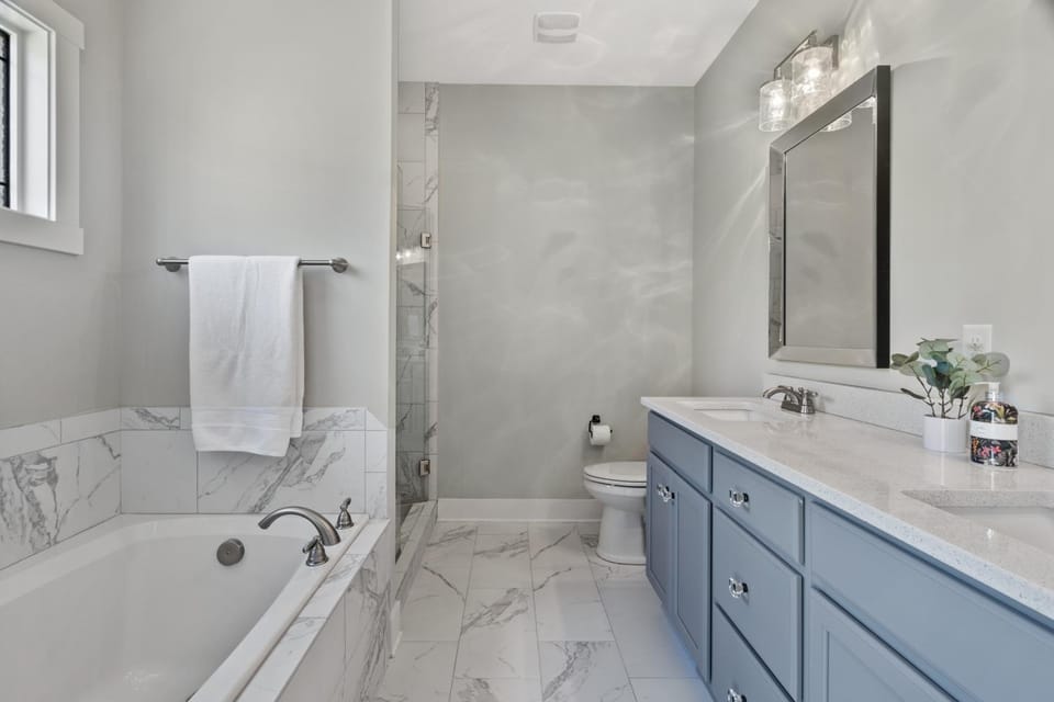 Newly renovated home near Derby House in Jeffersonville