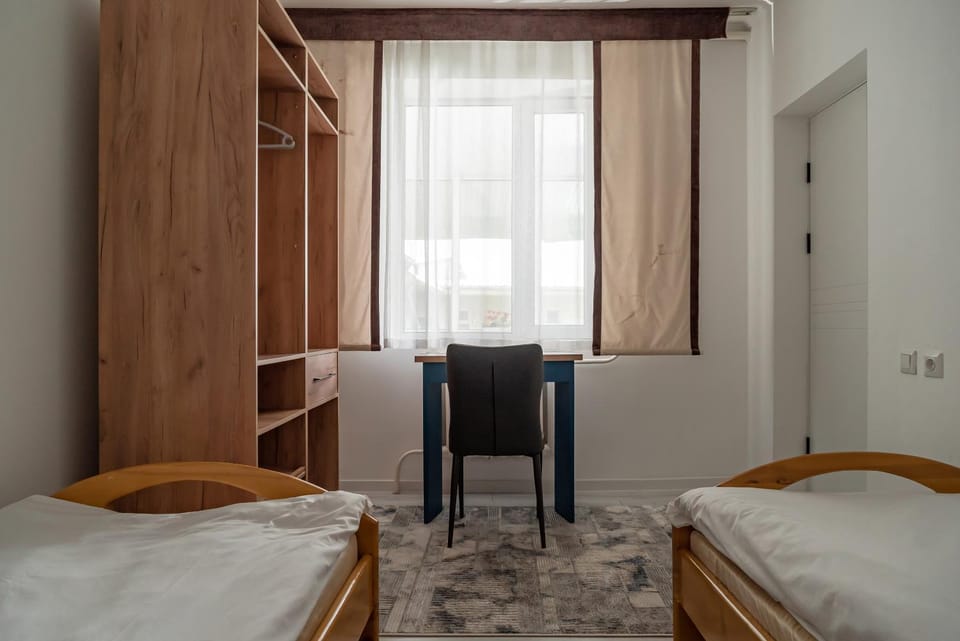 Photo of the whole room, Bedroom