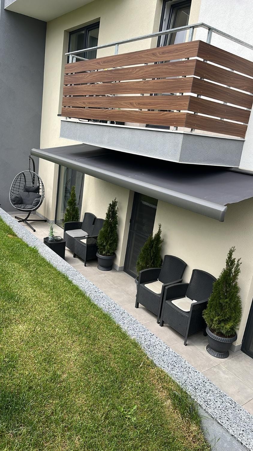 Patio, Day, Garden, Balcony/Terrace, Garden view