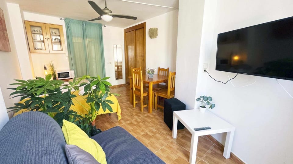 Mshome Beach Studio Apartment in Torremolinos