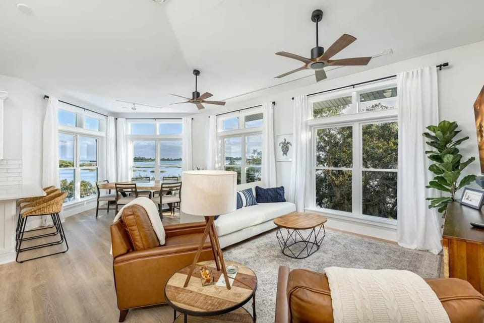 3 Story Haven Fire Pit kayaks updated 360 Views House in Cedar Key