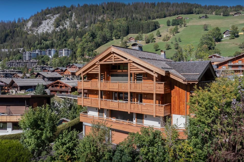 Property building, Day, Natural landscape, Mountain view