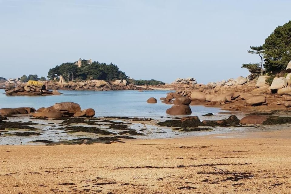 Grand appartement renové centre historique proche plages Apartment in Perros-Guirec