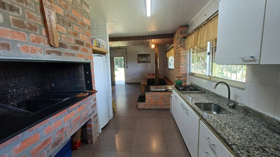 BBQ facilities, Kitchen or kitchenette, minibar, pet friendly, stove, kitchen