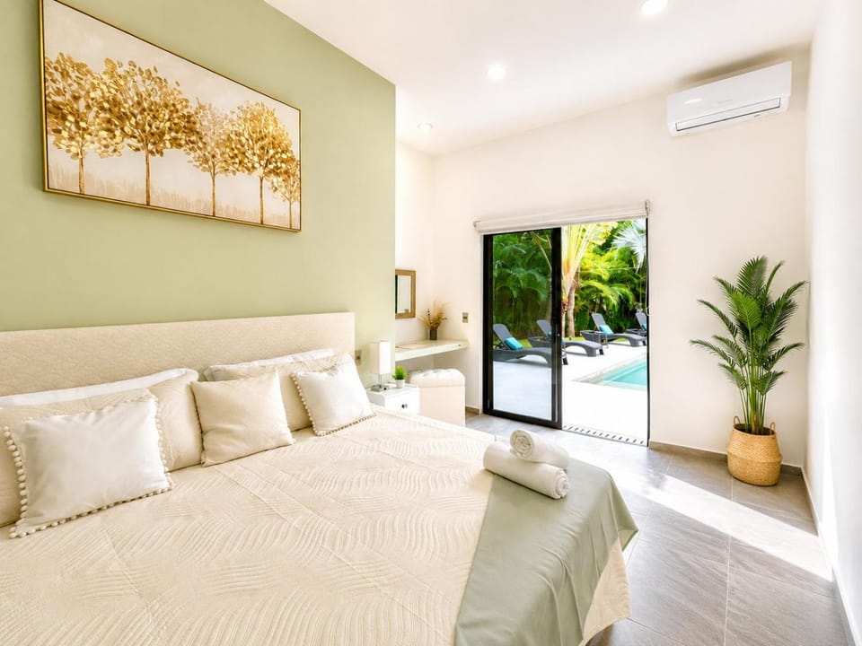 Bedroom, air conditioner