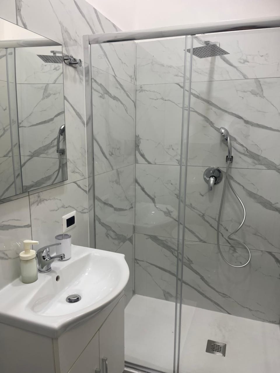 DOMUS LUIGI LEONE 2 Bed and Breakfast in Naples