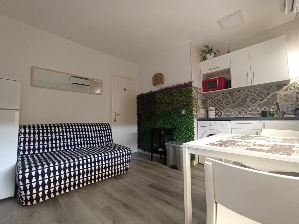 Kitchen or kitchenette, Living room