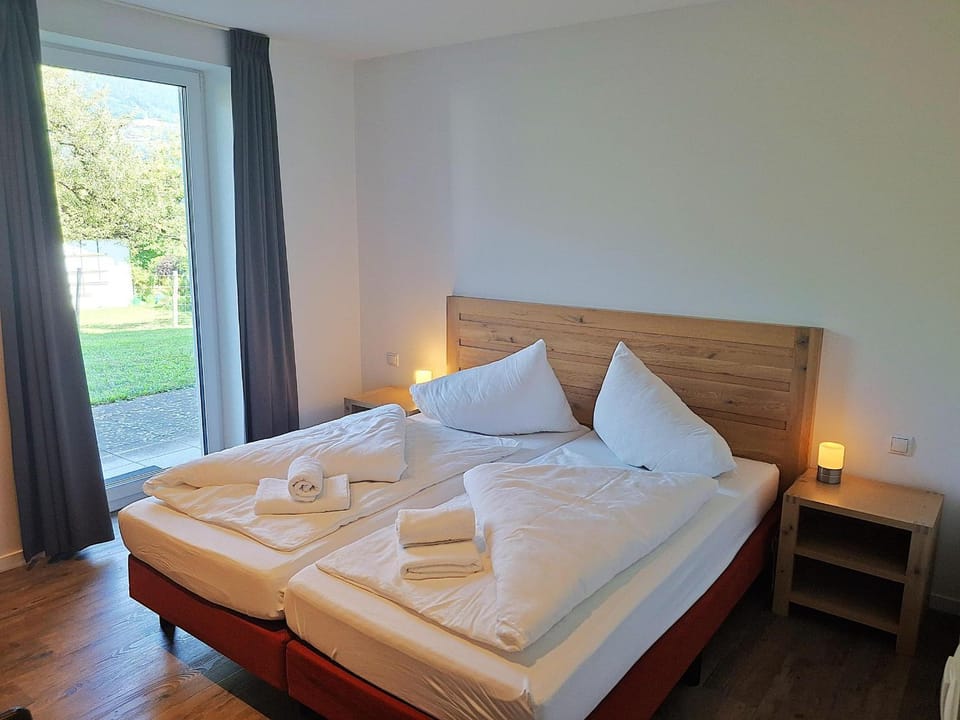 Garden, Bedroom, Garden view, wardrobe