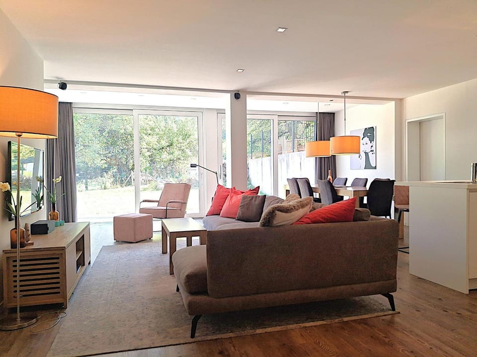 Garden, TV and multimedia, Living room, Dining area, kitchen