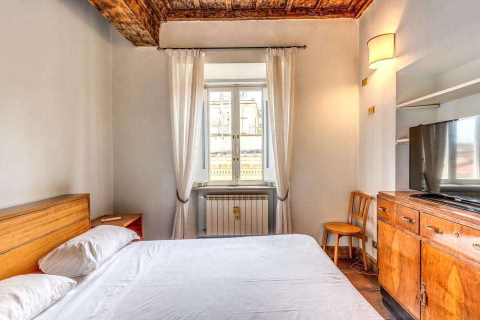 Flat with Lovely Views near Piazza Navona Apartment in Rome
